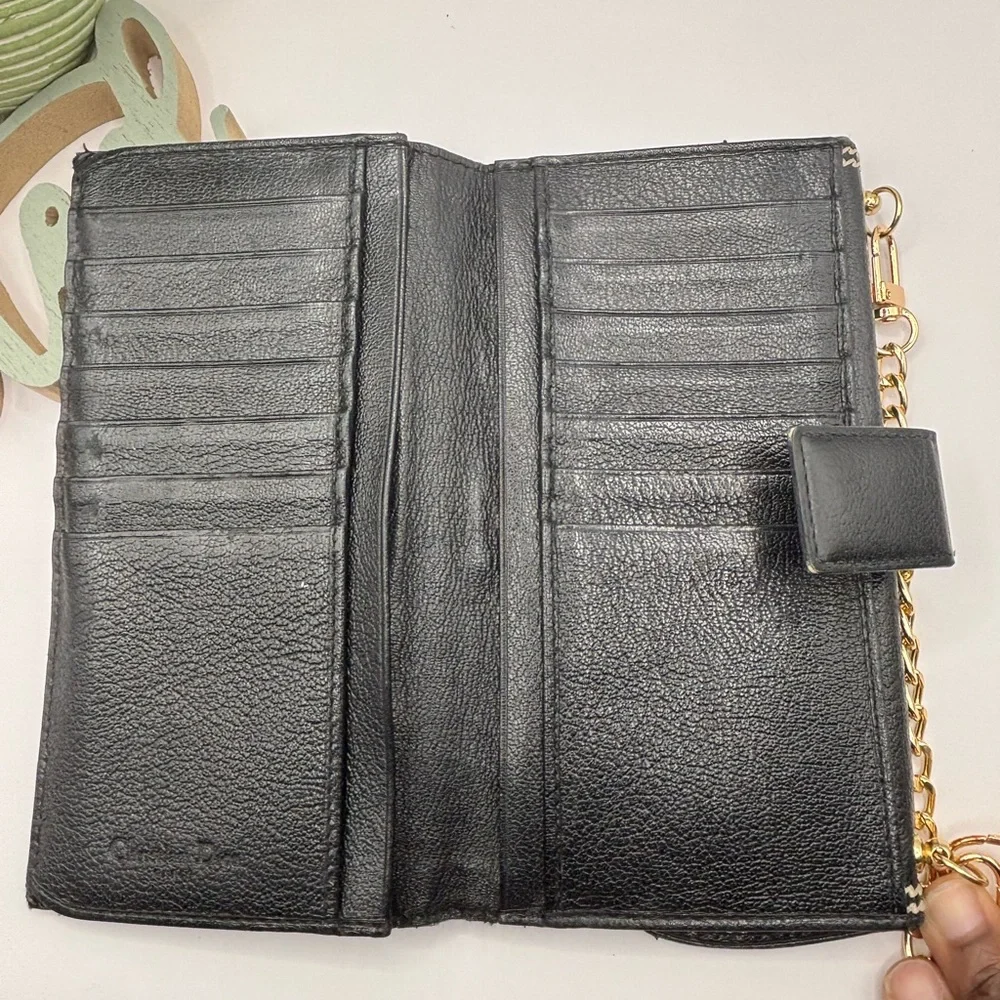 Elegant Christian Dior Wallet on Chain - Picture 11 of 14